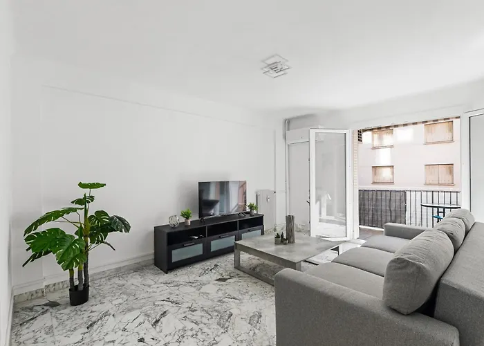 Proche Plages Et Commerces